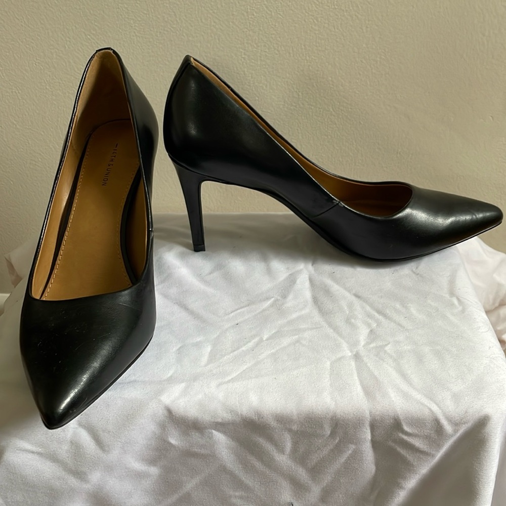 14th & UNION (Size 6.5) Black Stiletto Pump